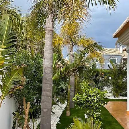 Villa Casa Branca Ocean View Ferienhaus *